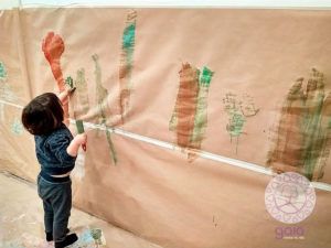 Juego con material creativo