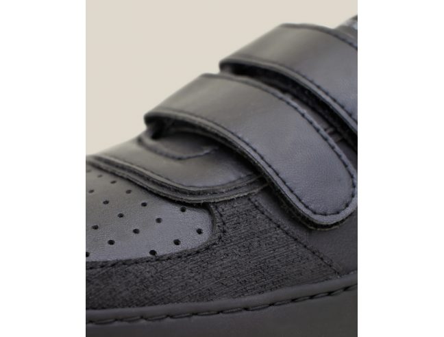 Deportiva Muris Petra Junior Negro AW24-25