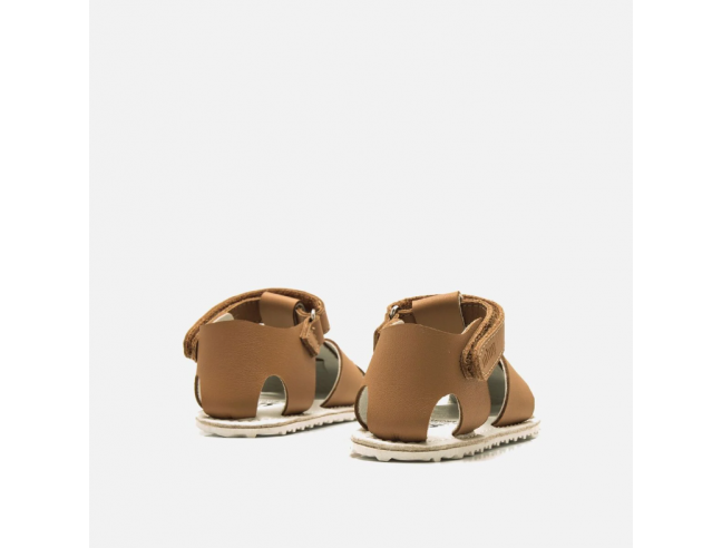 Sandalia barefoot napa Camel Mustang Free