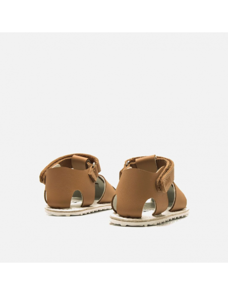 Sandalia barefoot napa Camel Mustang Free