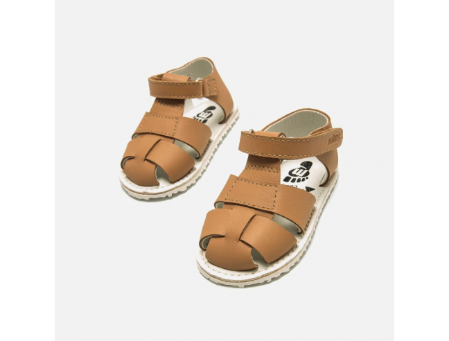 Sandalia barefoot napa Camel Mustang Free
