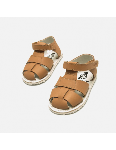 Sandalia barefoot napa Camel Mustang Free