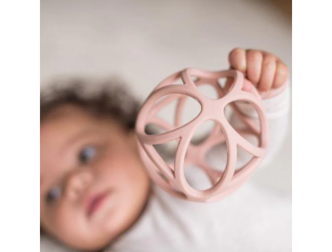 Pelota sensorial silicona Rosa Little Dutch