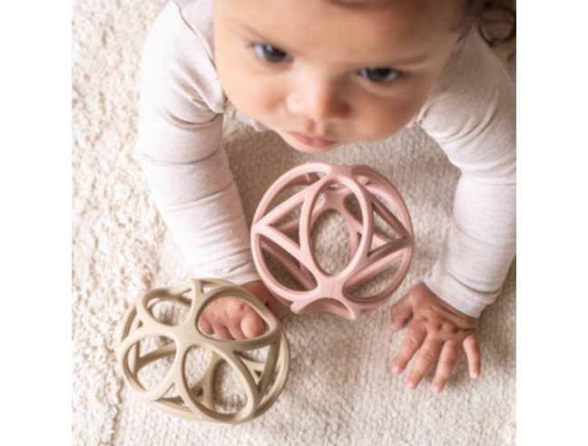 Pelota sensorial silicona Rosa Little Dutch