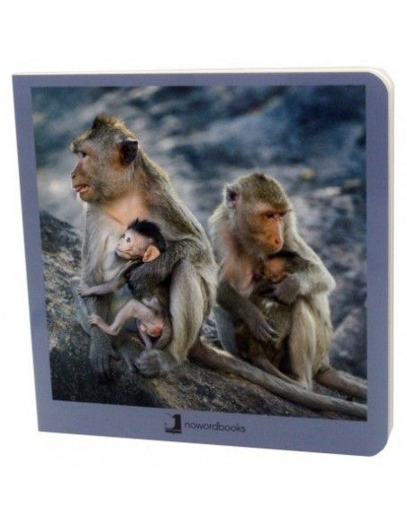 Libro de fotografías de animales en familia.