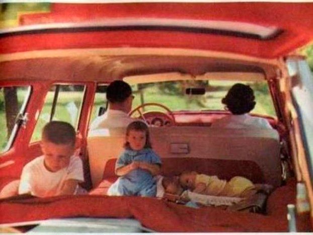 Niños sin sillas