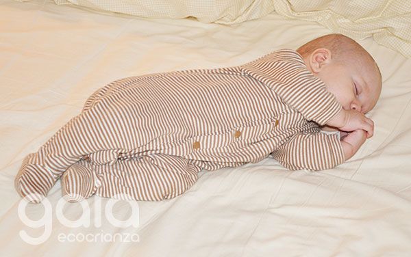 Durmiendo de lado