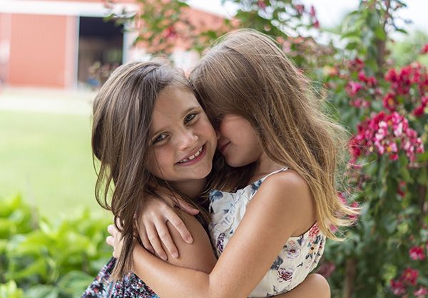 Abrazo niñas